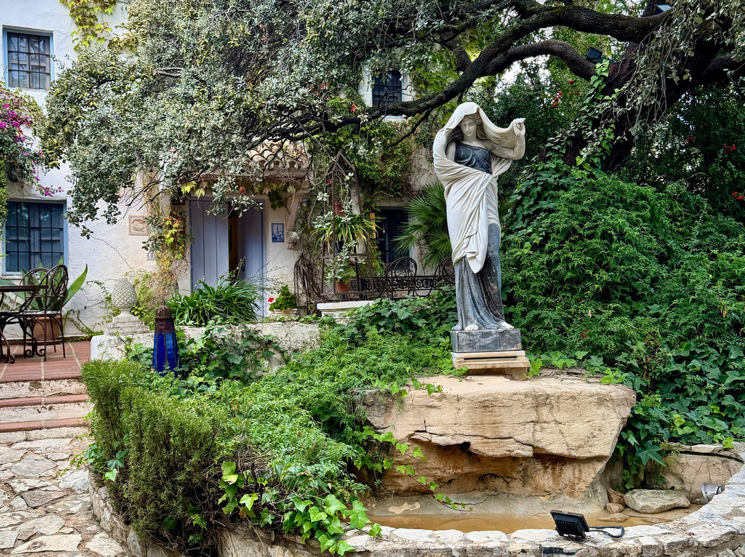 伦达支柱精品酒店主图