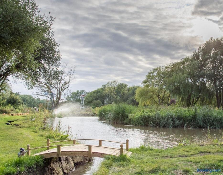 The Moat Lake Glamping Pod