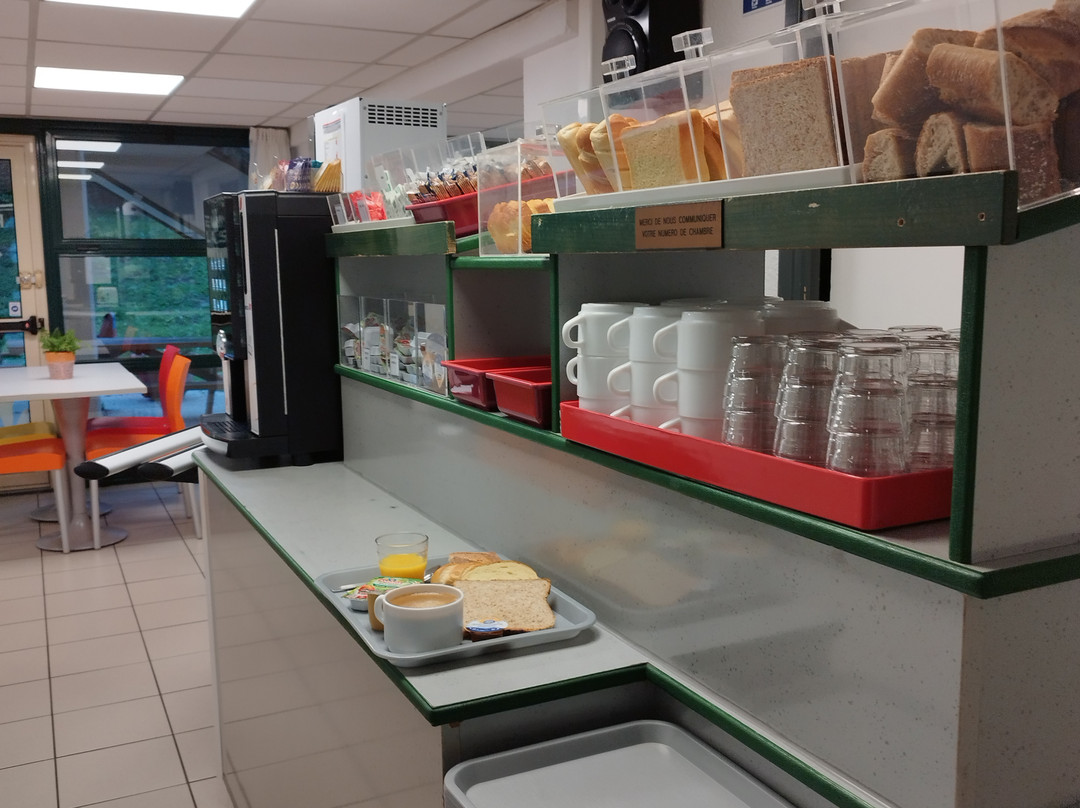 南拉罗谢尔 - 安格林斯普瑞米尔经典酒店主图