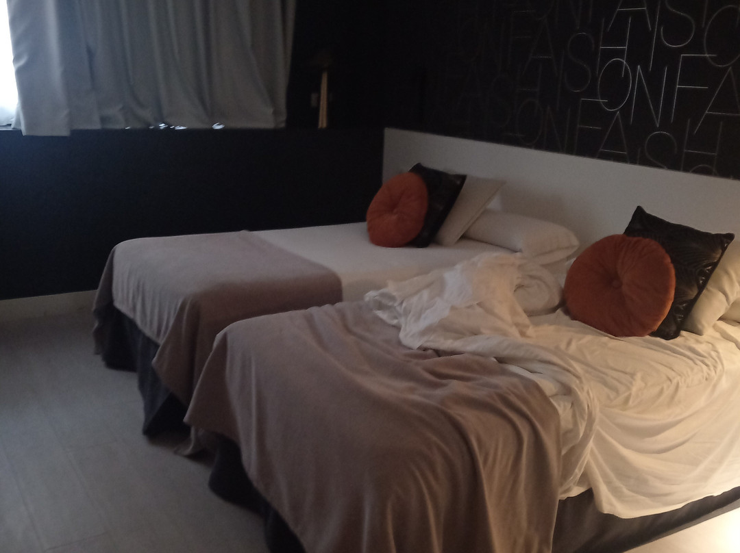 Fly Rooms Madrid Airport主图