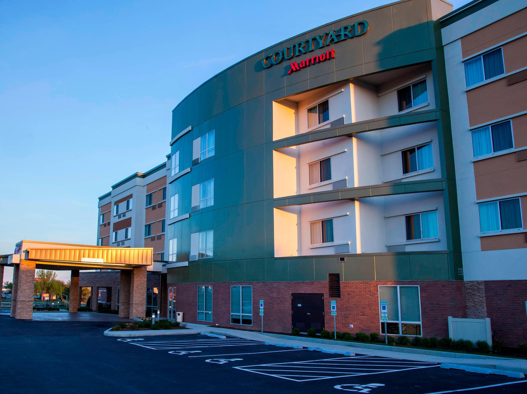 Courtyard by Marriott St. Louis St. Peters主图