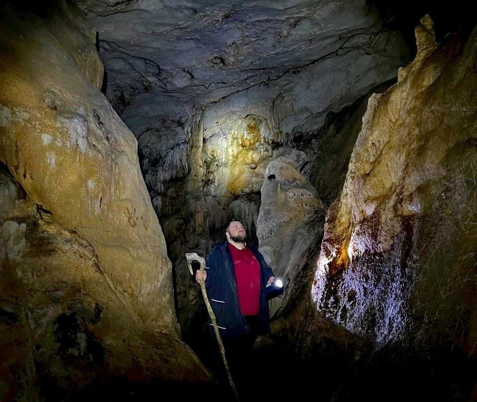 The Cave of Pellumbas景点图片