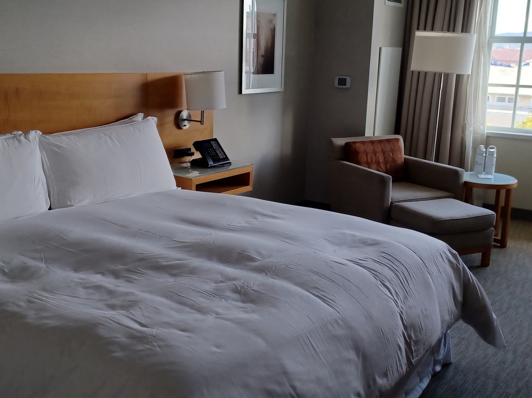 克莱门特蒙特利洲际酒店主图