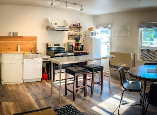 Carriage House Inn主图