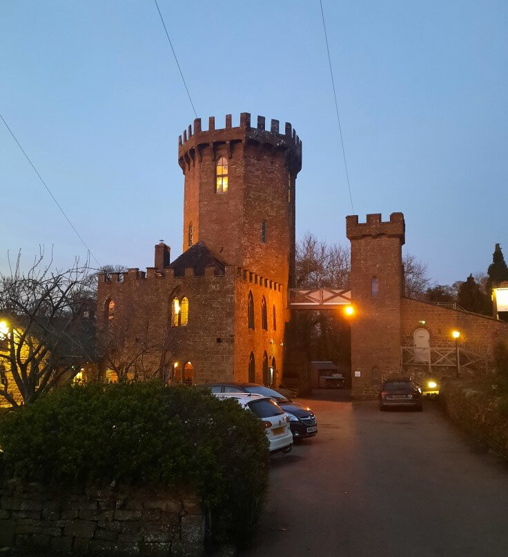 Castle at Edgehill主图