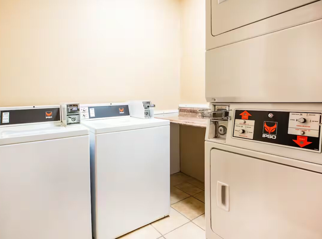 波特兰机场拉昆塔套房酒店主图