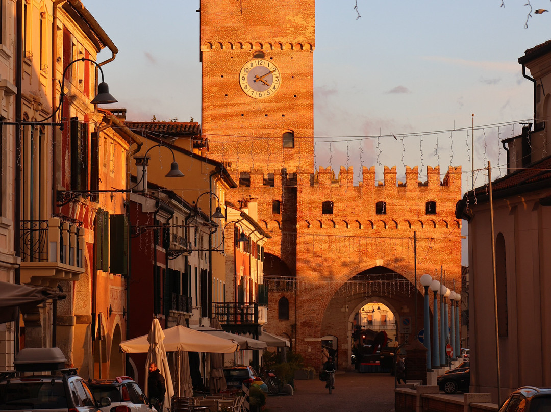 Porta e Torre Trevigiana-Noale必去景点