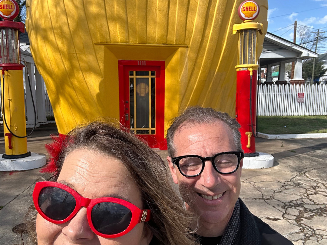 Shell-shaped Gas Station-温斯顿塞勒姆必去景点