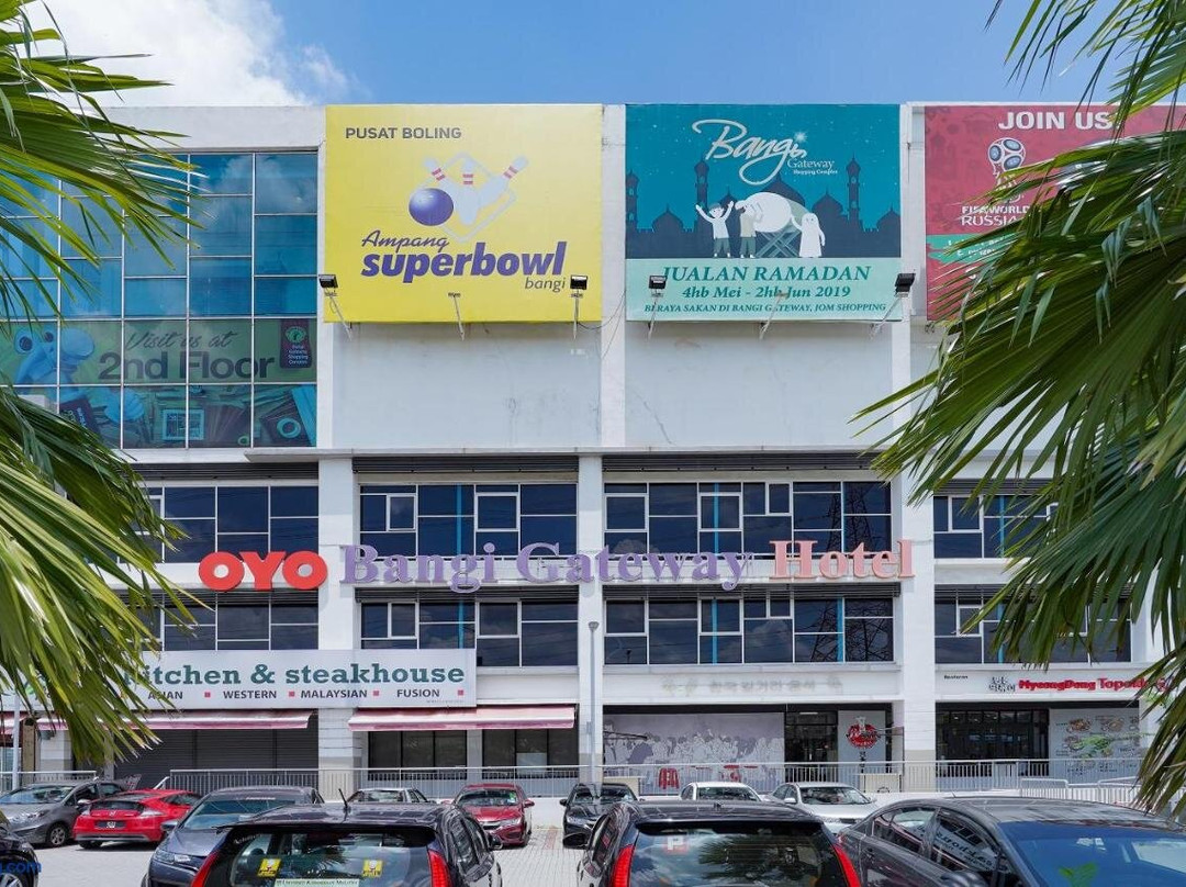 Super Oyo 90729 New Bangi Gateway Hotel
