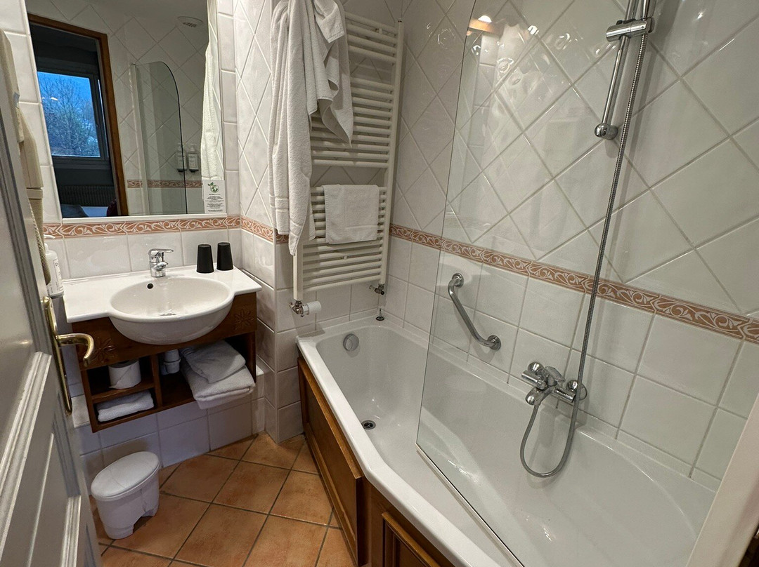 Logis Hôtel les Bartavelles主图