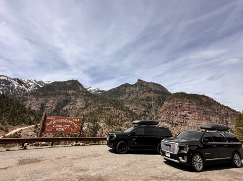 Rad Transport: Airport Transfers, Events, Hourly Charters, Point-to-Point, Weddings & Tour Services