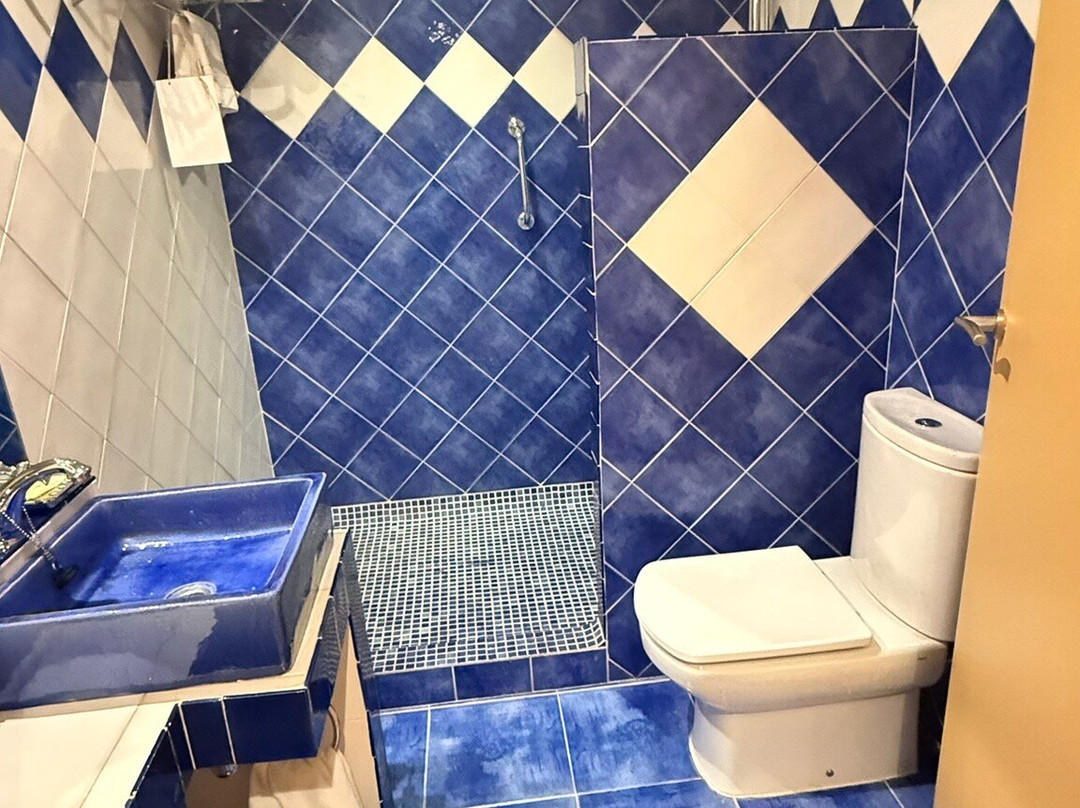 卡尔罗普酒店主图