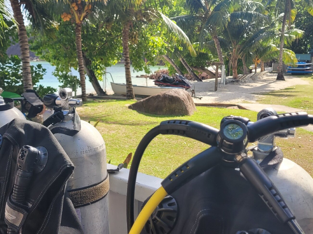 Praslin Pro Divers-普拉兰岛必去景点