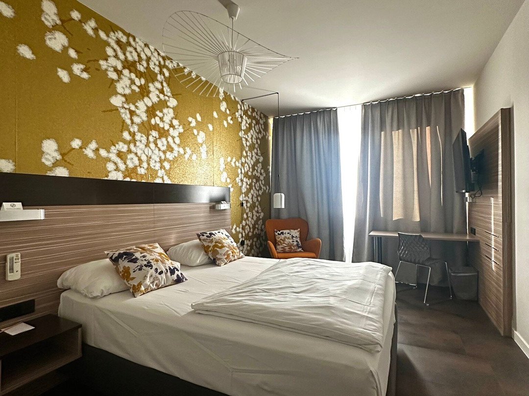 斯图加特格林根美居酒店主图