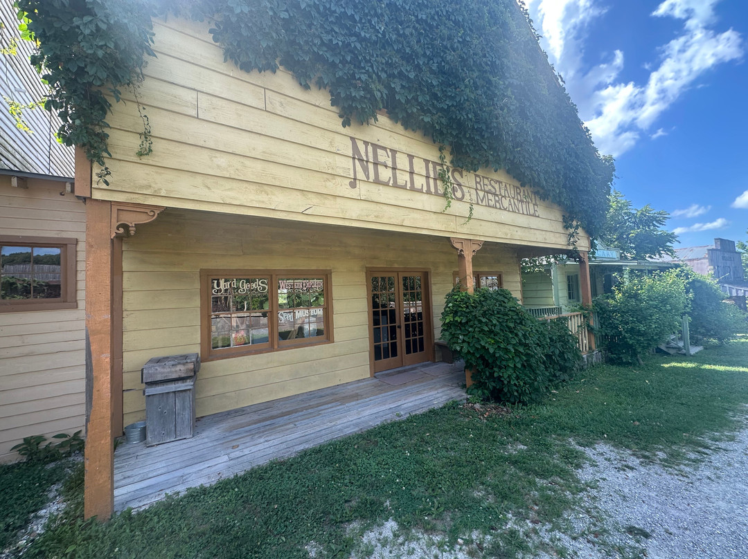 Bakersville Pioneer Village-Mansfield必去景点