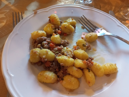 欧派斯酒店主图