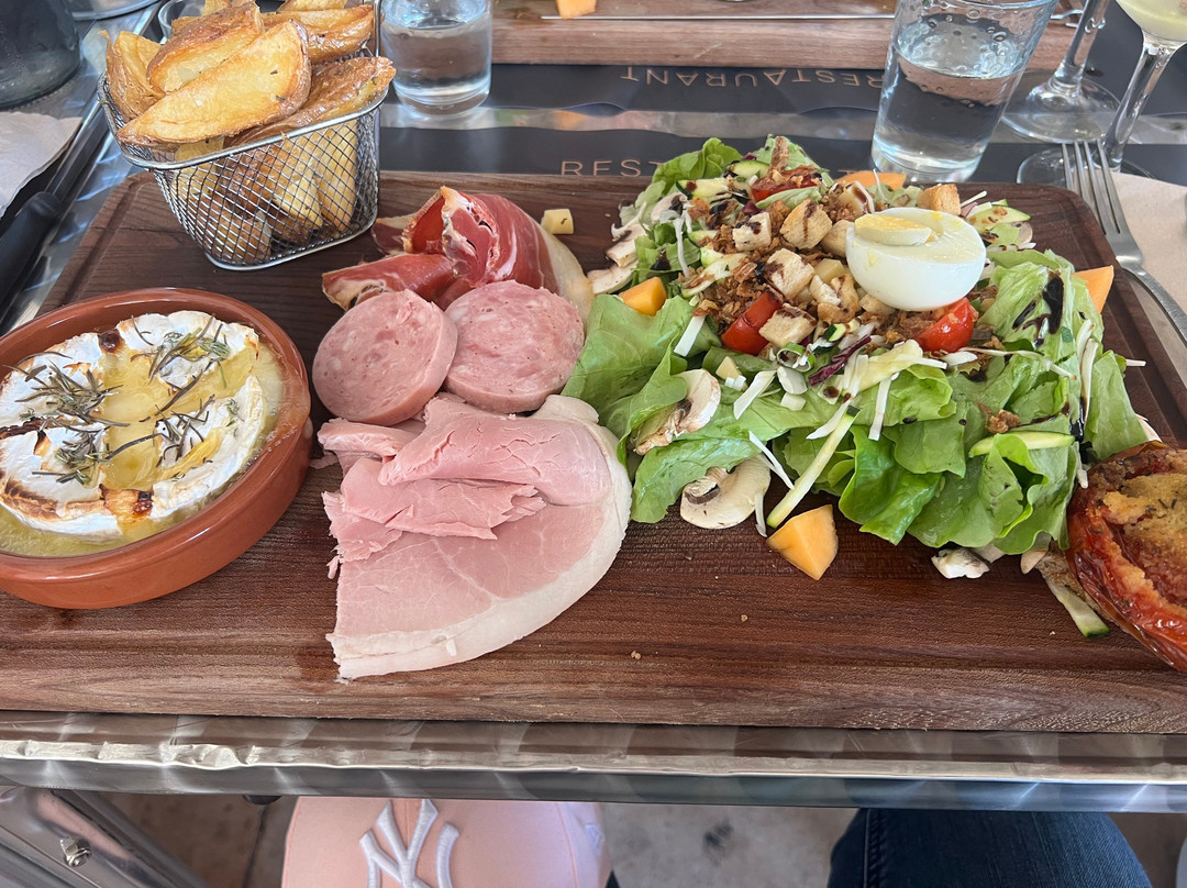Restaurant Le Xivème, Père Et Fils