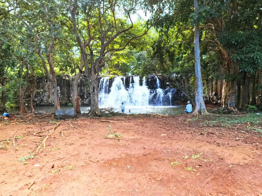 Rochester Falls-Souillac必去景点