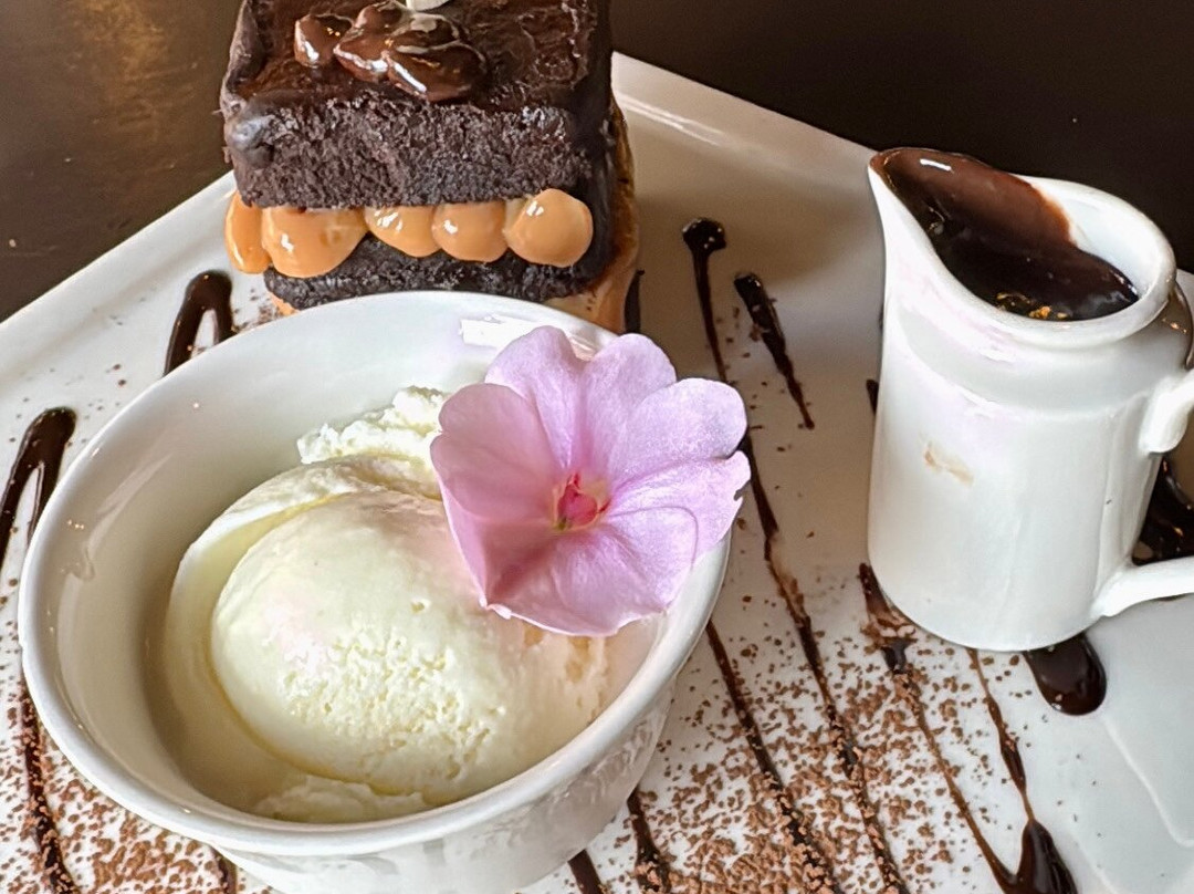 Rota do Lagarto-多明戈斯-马丁斯必去景点