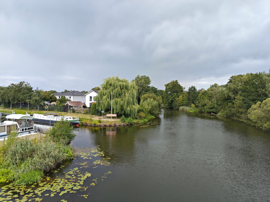 Schlosshafen Oranienburg mit Reisemobilstellplatz-奥拉宁堡必去景点