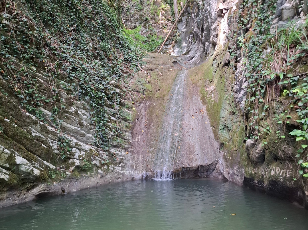 Chudo Krasotka Waterfall-Volkonka必去景点