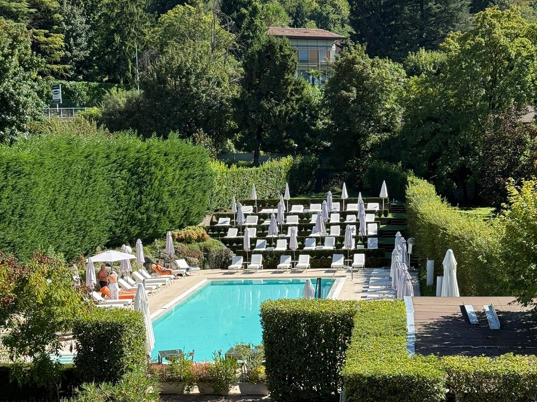 红色雷达艾里酒店主图