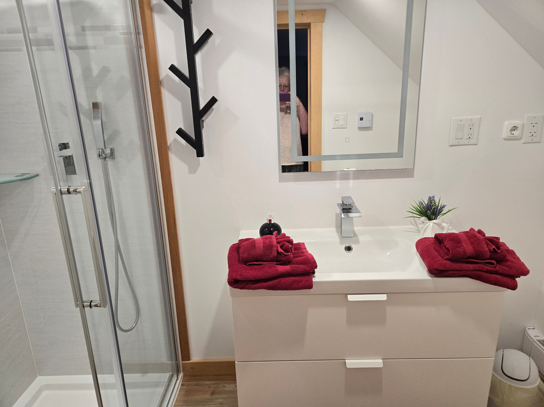 A B&b By The River主图