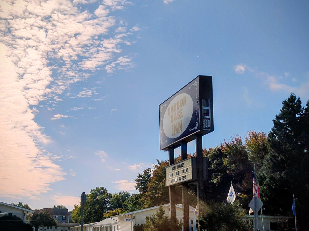 Harbor Base Inn