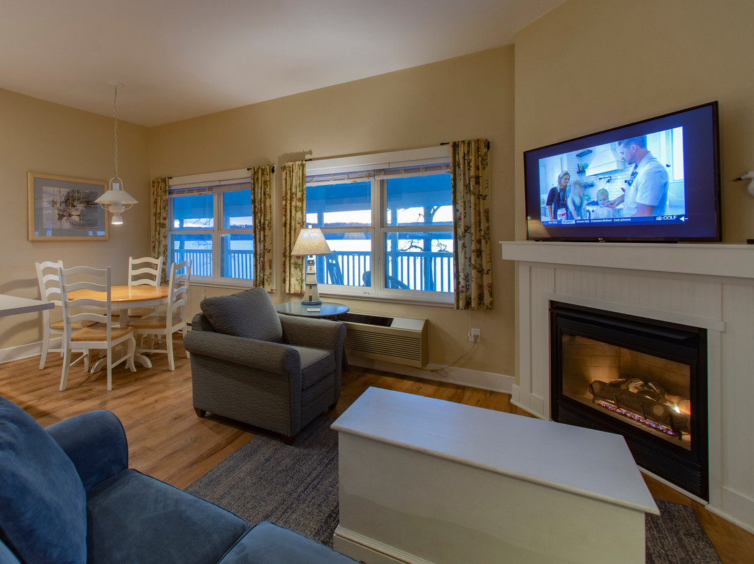 Edgewater Resort主图