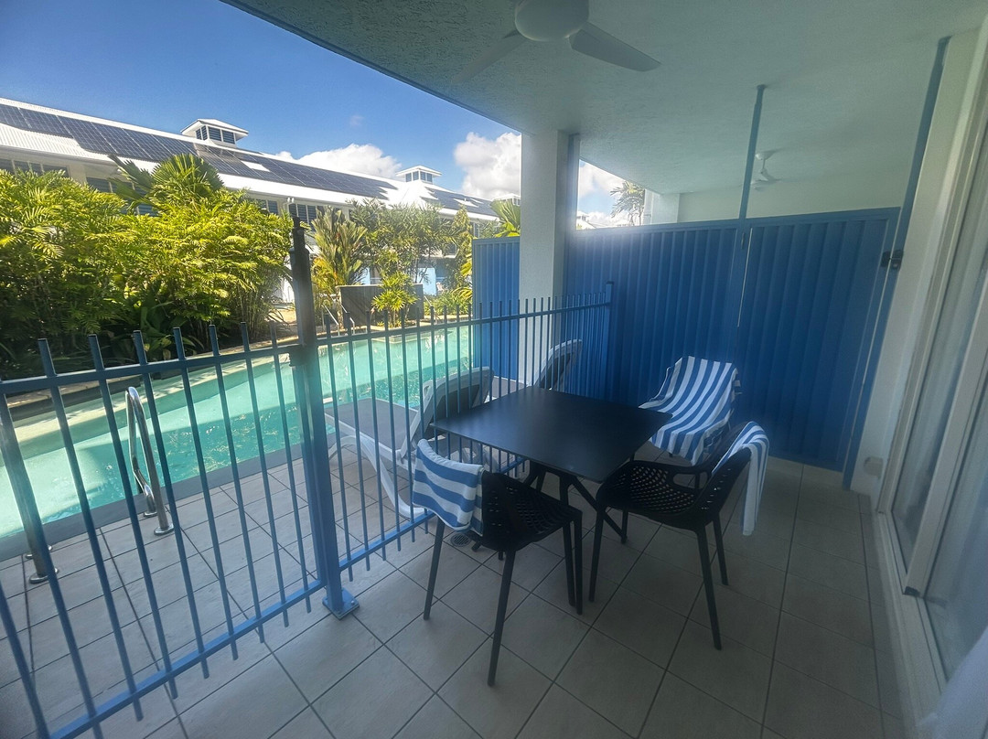 盛橡泻湖酒店主图