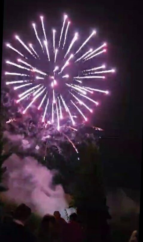 德拉图尔城堡酒店主图