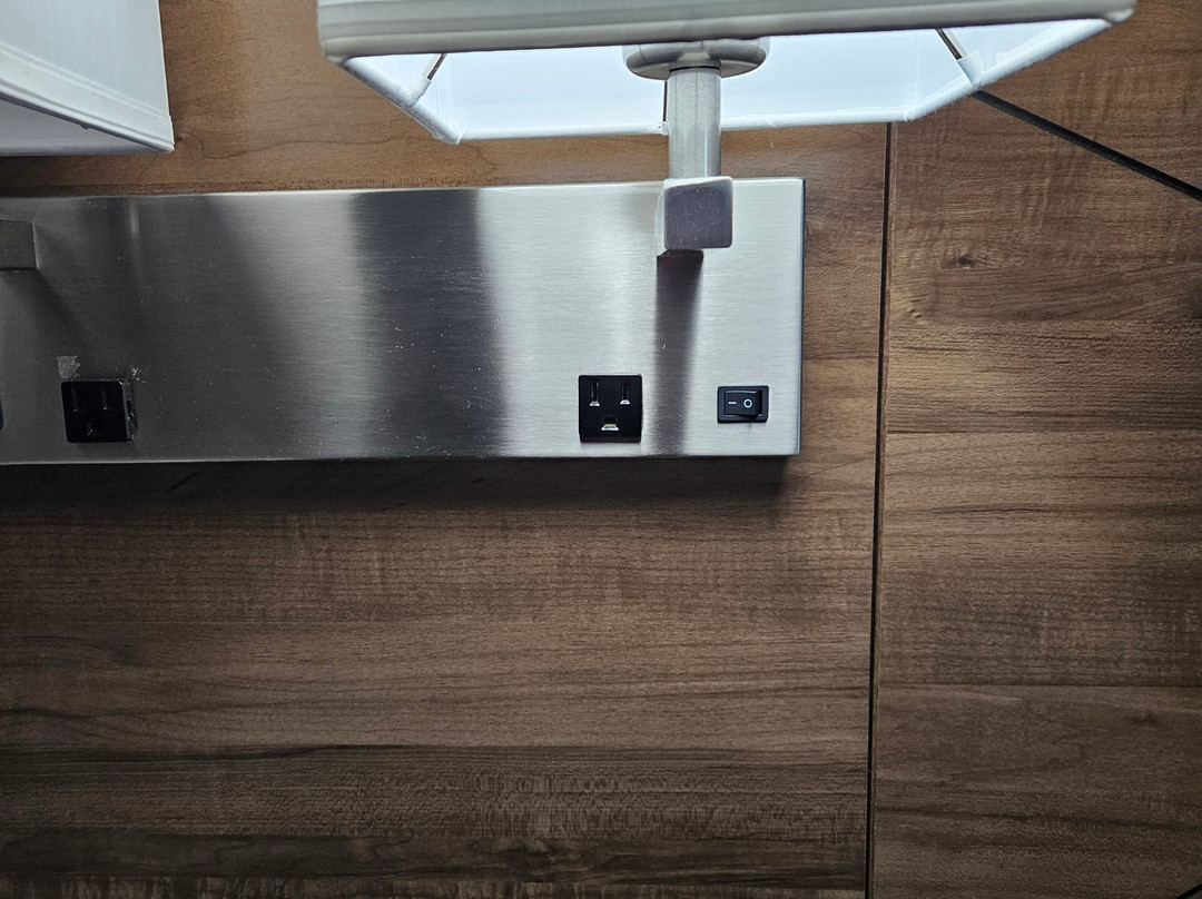 Baldwin Inn & Suites, SureStay Collection by Best Western主图