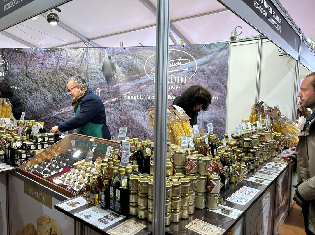 Alba International White Truffle Fair-阿尔巴必去景点