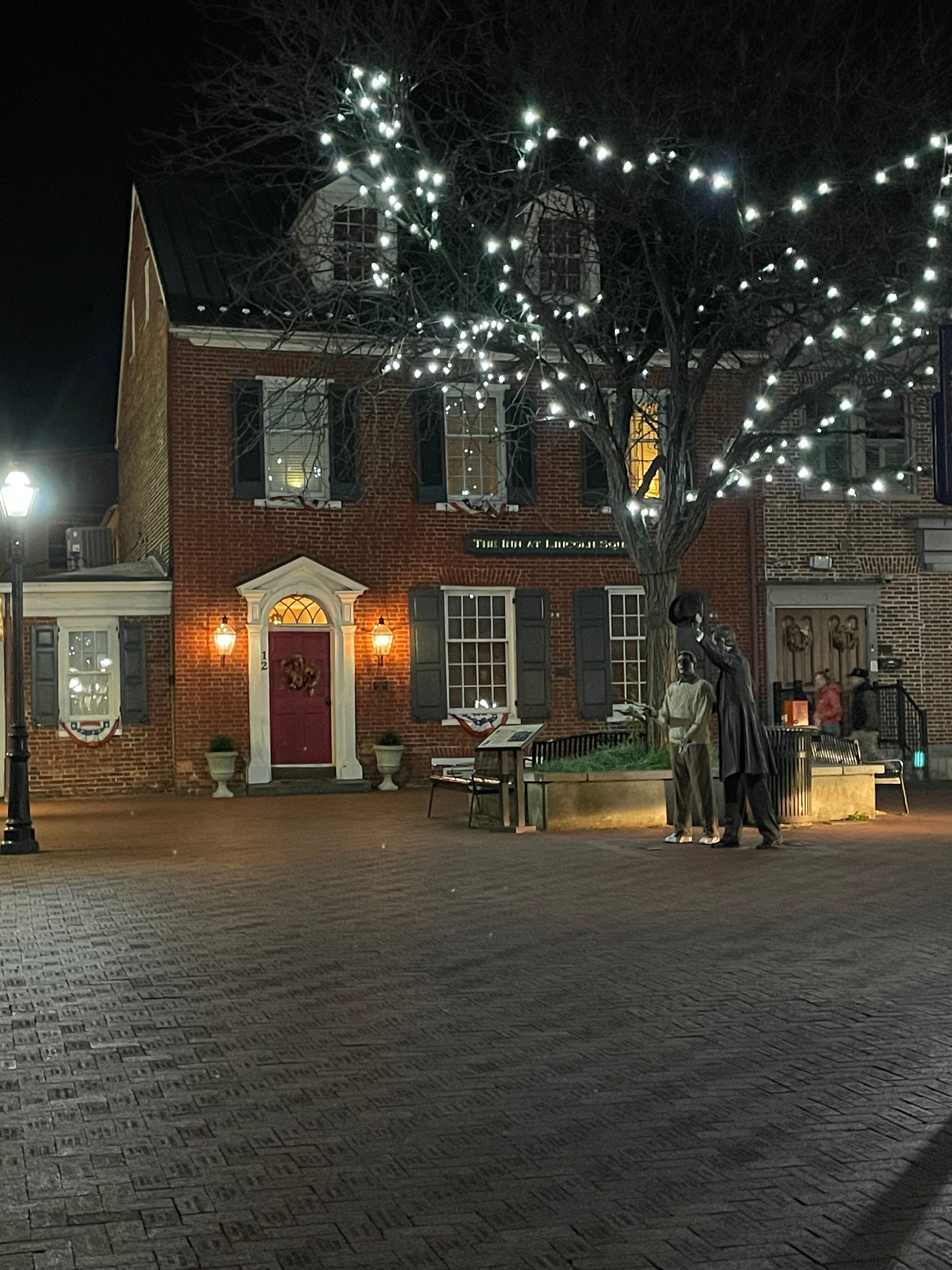 Inn at Lincoln Square-官方