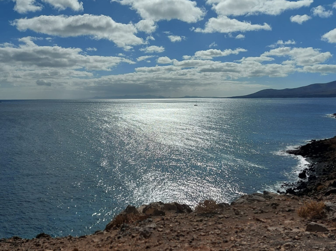 Walk from Puerto del Carmen to Puerto Calero-卡门港必去景点