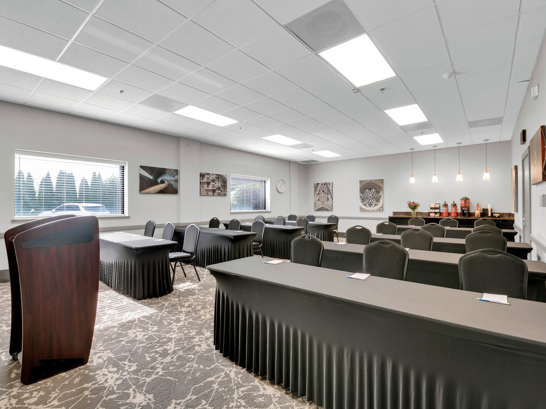 Best Western Plus The Charles Hotel主图