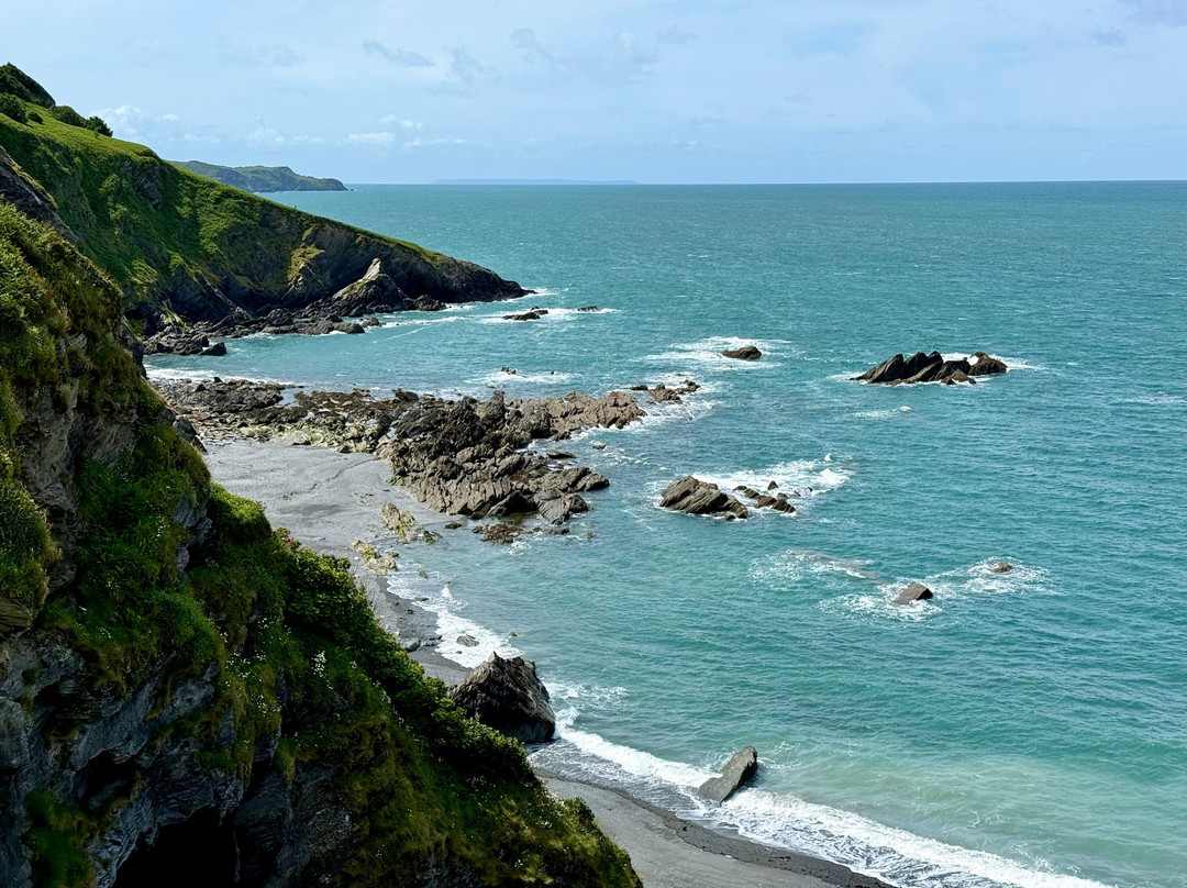 Tunnels Beaches-伊尔弗勒科姆必去景点