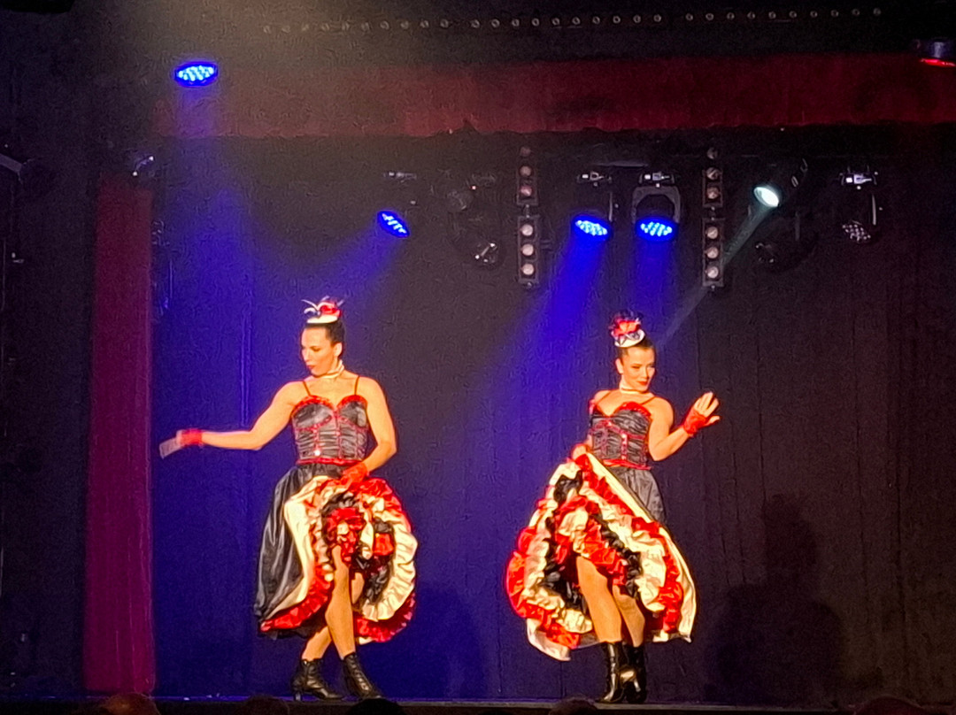 Cabaret La Plume Rouge-La Chapelle-des-Marais必去景点