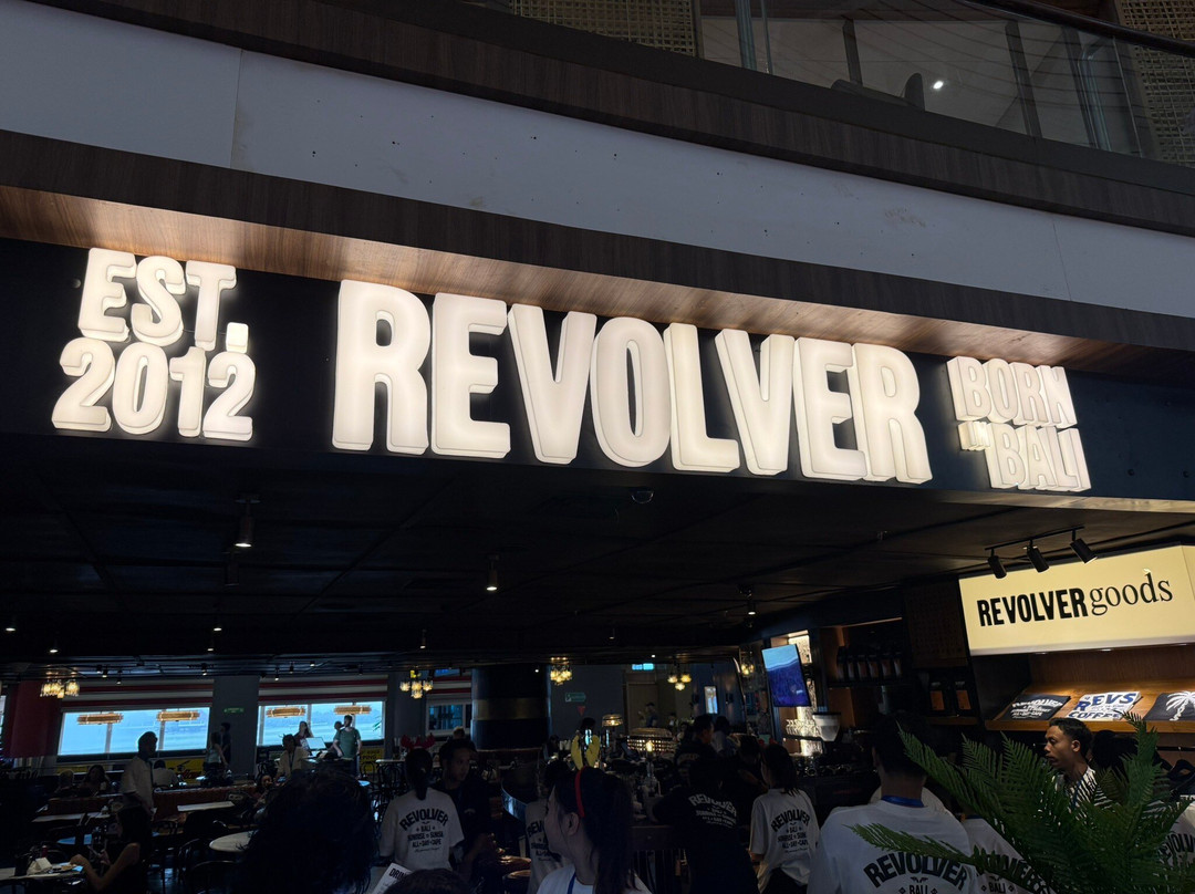 Revolver International