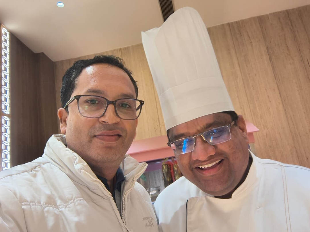 Sandal Suites, Operated By Lemon Tree Hotels, Noida主图