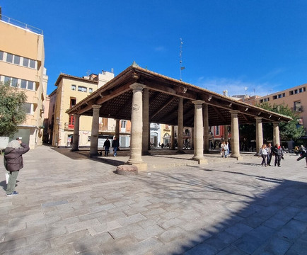 La Porxada-格拉诺列尔斯必去景点