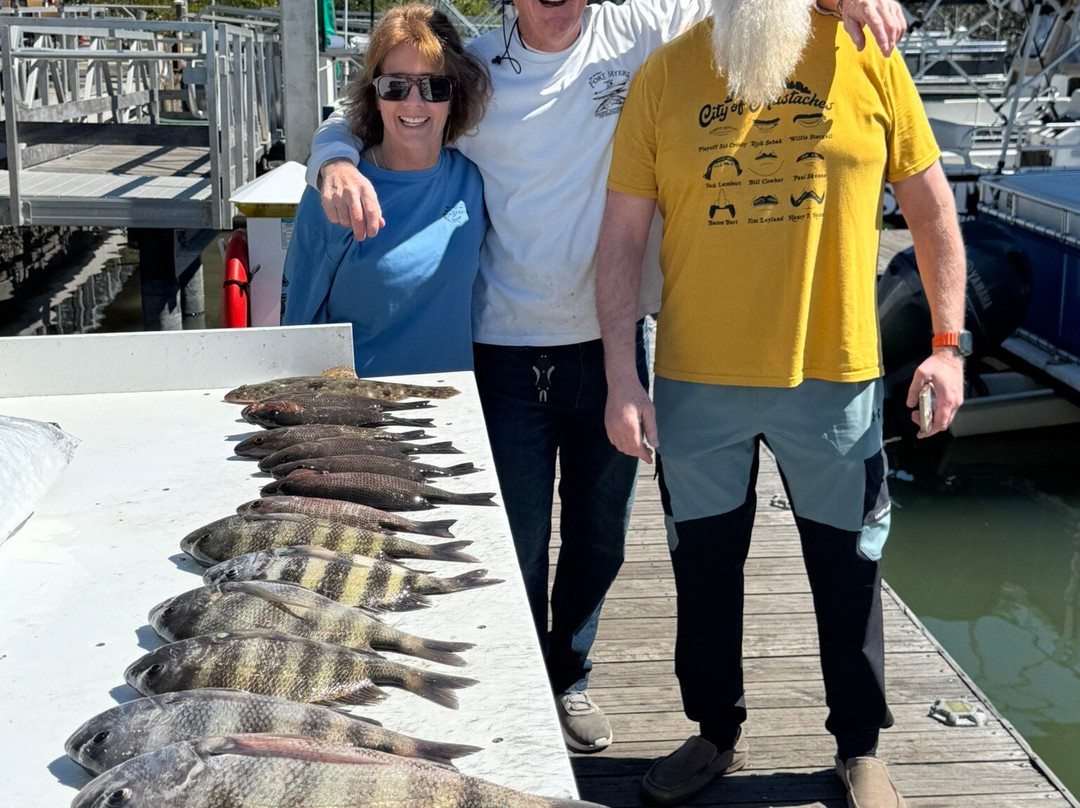 Fort Myers Fishing Adventures-迈尔斯堡海滩必去景点