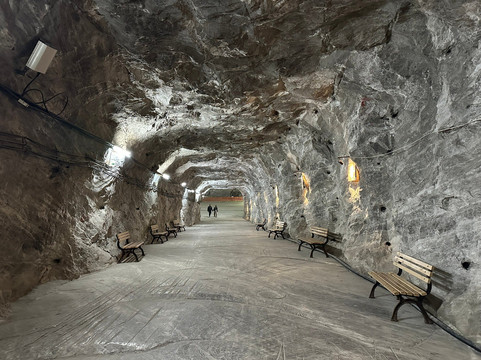 Unirea Salt Mine-斯勒尼克必去景点