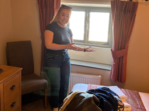 乔治与龙酒店主图