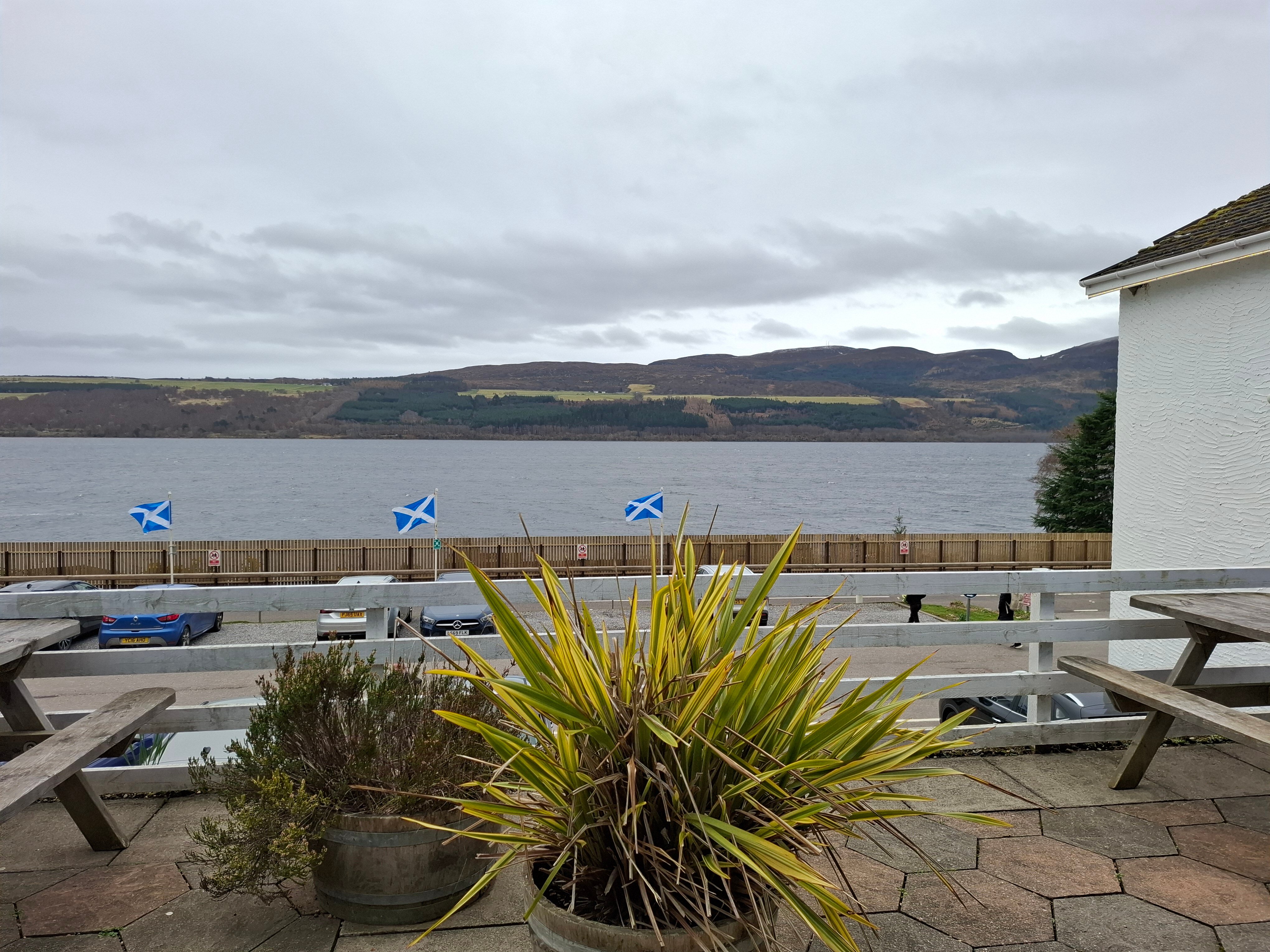 尼斯湖族人酒店-客卧