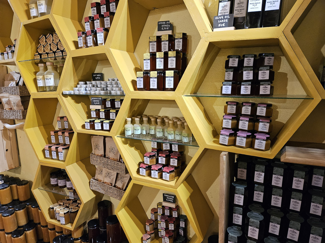 OPG Komparak-科尔丘拉镇必去景点