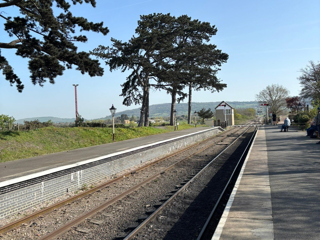 格洛斯特-沃里克铁路-切尔滕纳姆必去景点