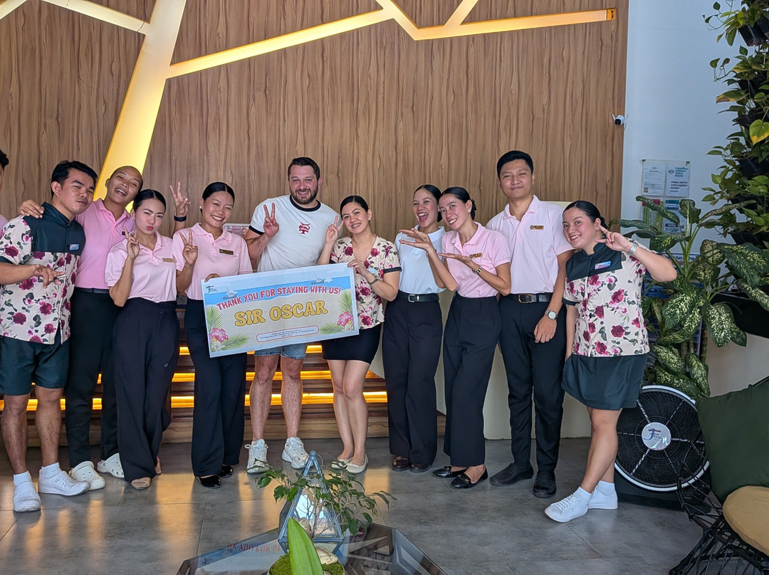 费拉酒店和花园套房主图