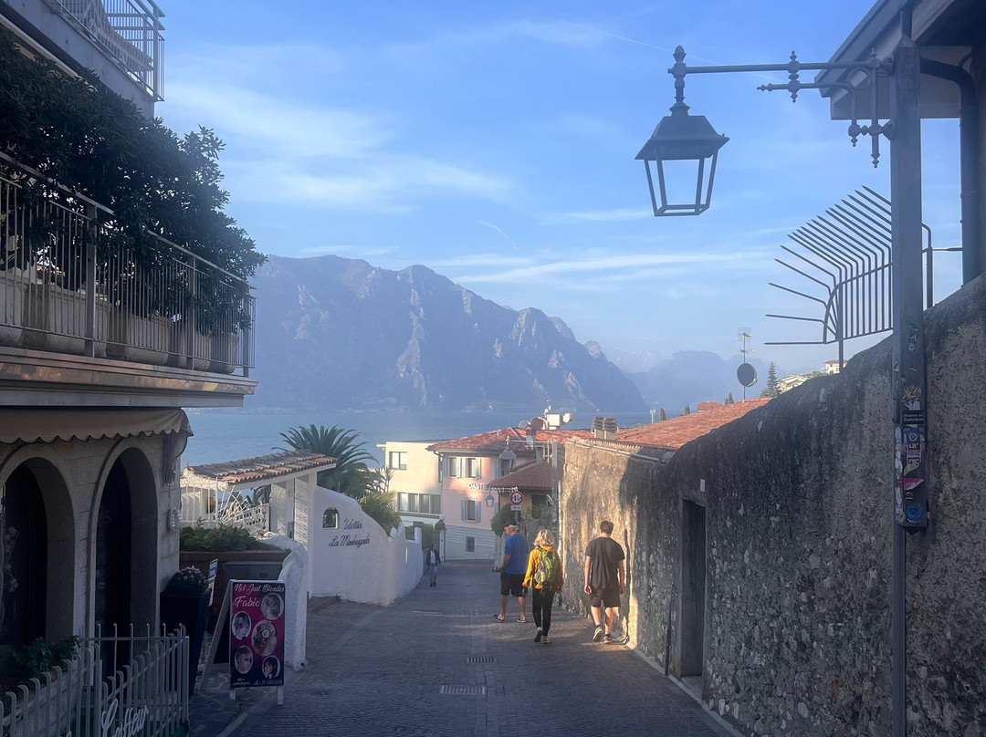 卡斯泰洛湖滨酒店主图