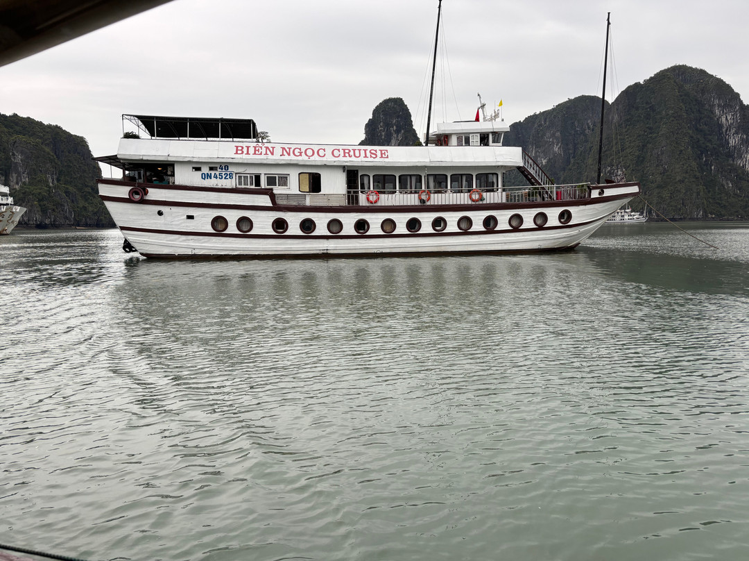 Bien Ngoc cruises-下龙湾必去景点